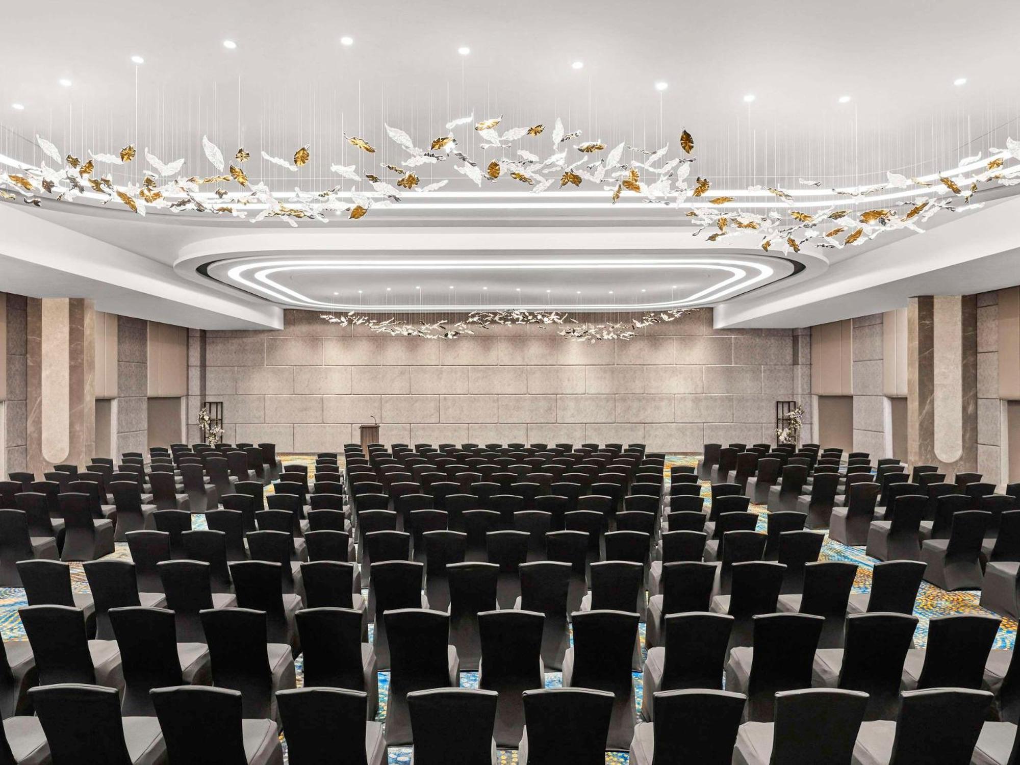 Novotel Mumbai International Airport Esterno foto The ballroom