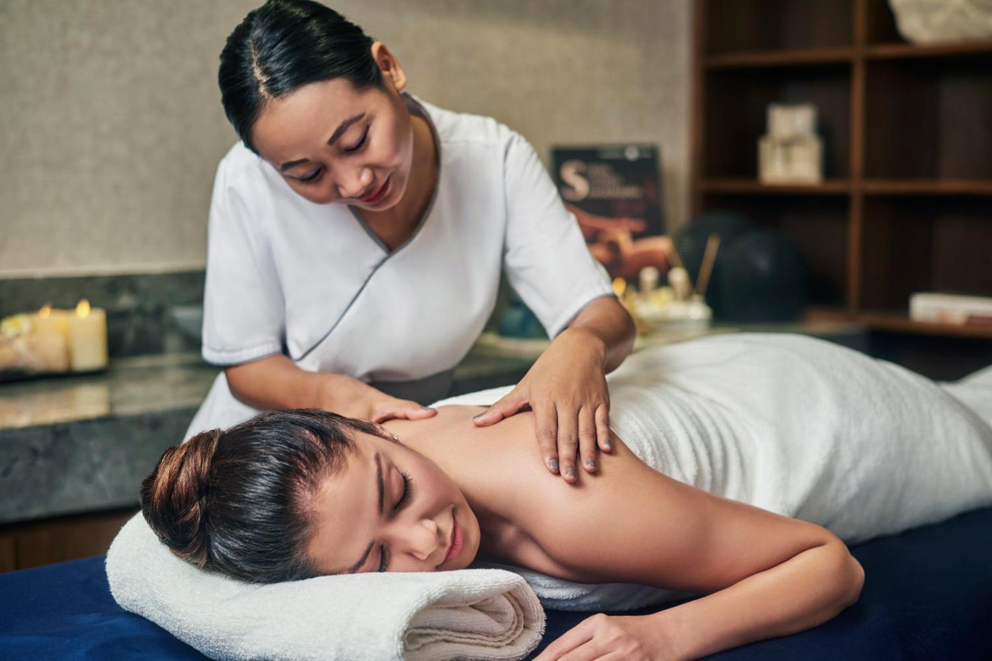 Novotel Mumbai International Airport Esterno foto Thai massage