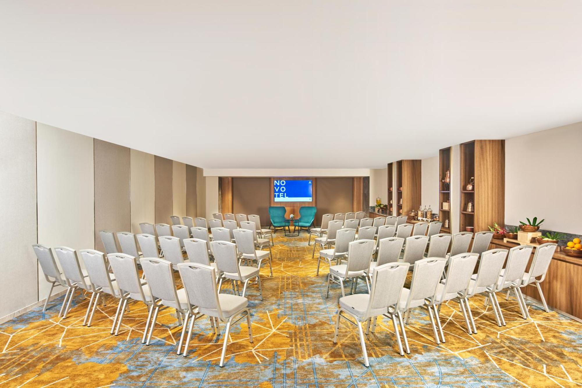 Novotel Mumbai International Airport Esterno foto Meeting room